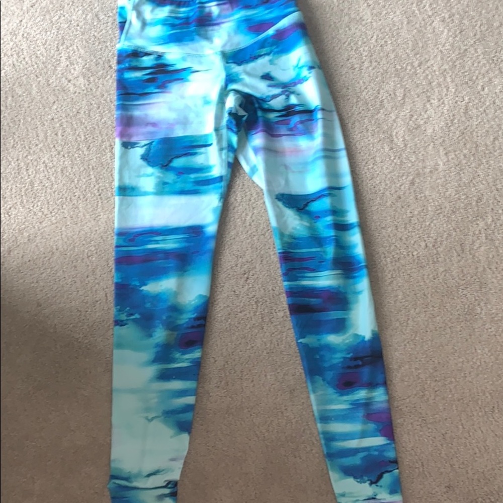 ocean colored leggings. size small